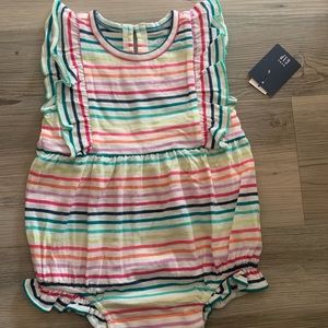 Baby Gap 18-24 month onesie. Summer outfit. Baby girl.